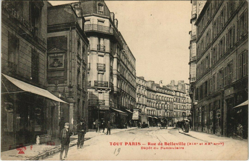 Carte postale ancienne Rue de Belleville - Dépôt du Funiculaire à Paris 20e