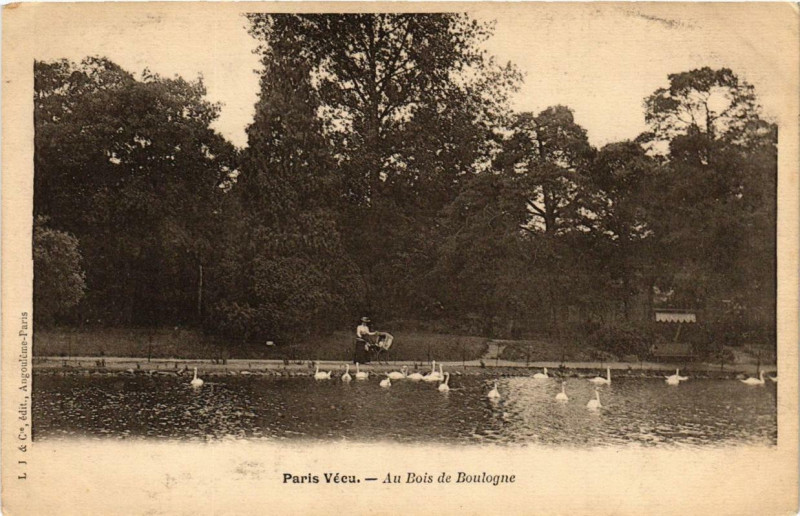 Carte postale ancienne Au Bois de Boulogne à Paris 16e