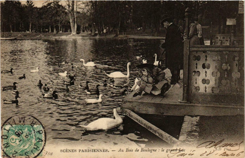 Carte postale ancienne Au Bois de Boulogne - Le Grand Lac à Paris 16e