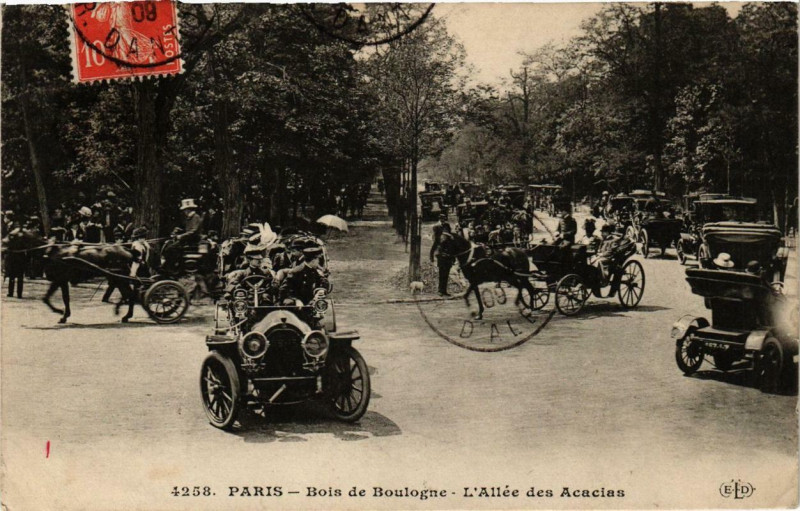 Carte postale ancienne Bois de Boulogne - L'Allée des Acacias à Paris 16e