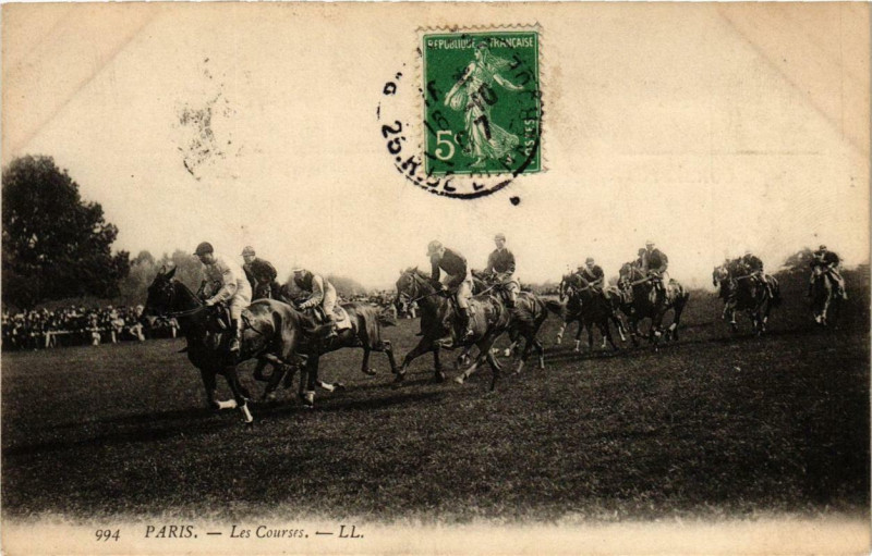 Carte postale ancienne Paris 16e Les Courses Nd Phot à Paris 16e
