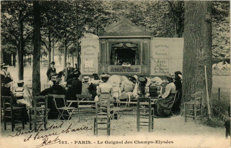Carte postale ancienne Paris 8e Le Guignol des Champs-Elysées à Paris 8e