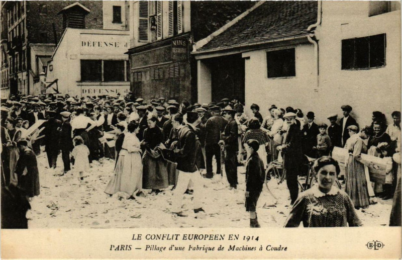 Carte postale ancienne Paris 1914 Pillage d'un Machine Fabrique de Machines