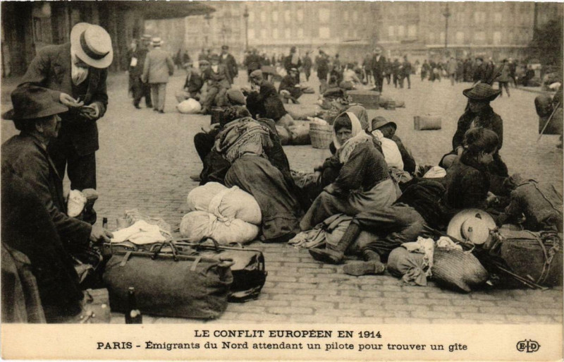 Carte postale ancienne Paris 1914 Emigrants du Nord