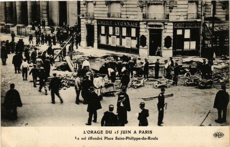 Carte postale ancienne Paris Orage du 15 juin. sol effondré Place Saint-Philippe-du-Roule