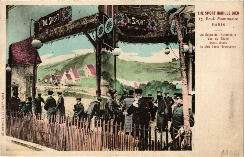 Carte postale ancienne The Sport Habille Bien - Au Salon de l'Automobile - Vue du Stand à Paris 8e