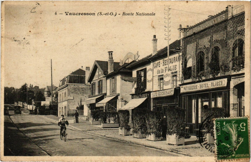 Carte postale ancienne Vaucresson - Route Nationale à Vaucresson