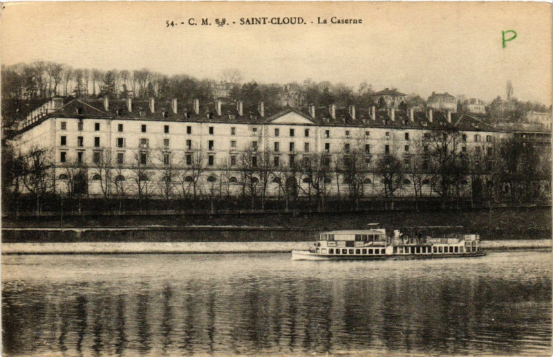 Carte postale ancienne Saint-Cloud - La Caserne à Saint-Cloud