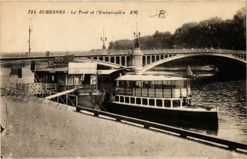 Carte postale ancienne Suresnes-Longchamp - Le Pont et l'Embarcadére à Suresnes