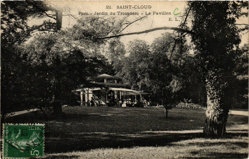 Carte postale ancienne Saint-Cloud - Parc - Jardin du Trocadére - Le Pavillon à Saint-Cloud
