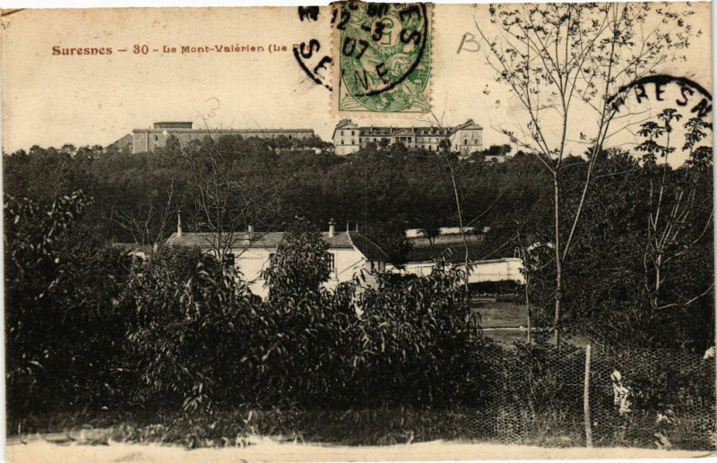 Carte postale ancienne Suresnes - Le Mont-Valérien Le Fort à Suresnes