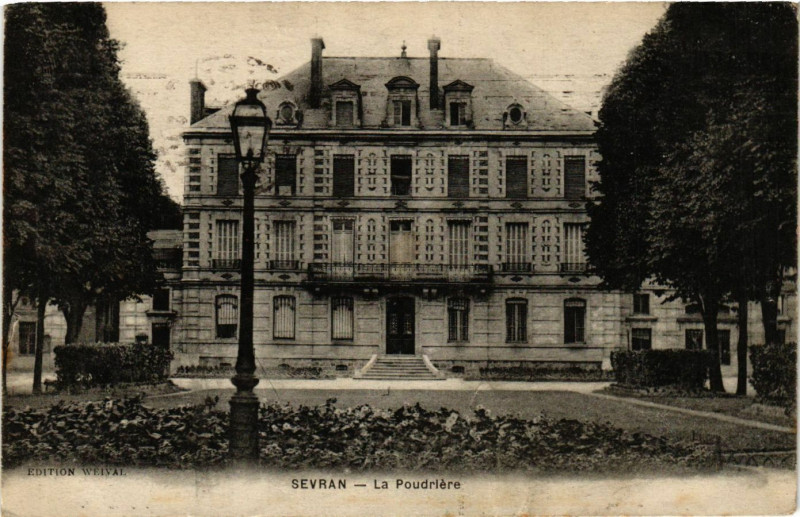 Carte postale ancienne Sevran - La Poudriere