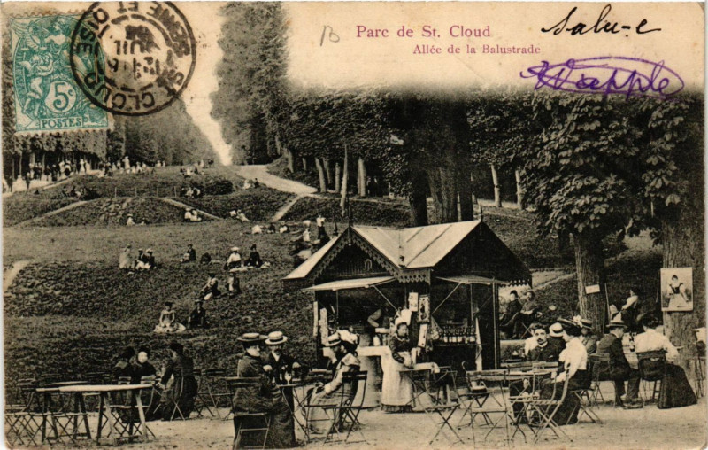Carte postale ancienne Parc de Saint-Cloud - Allée de la Balustrade à Saint-Cloud