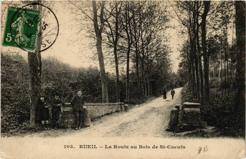 Carte postale ancienne Rueil - La Route au Bois de Saint-Cucufa
