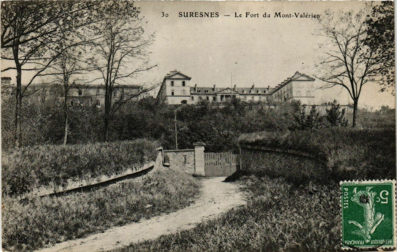 Carte postale ancienne Suresnes - Le Fort du Mont-Valérien à Suresnes