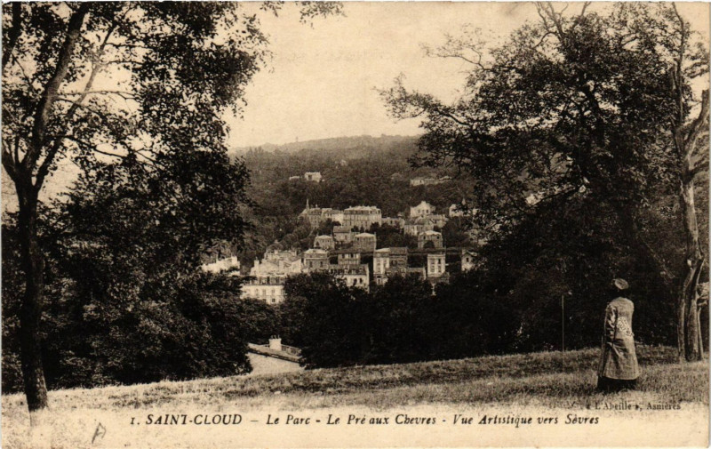 Carte postale ancienne Saint-Cloud - Le Parc - Le Pré aux Chevres - Vue Artistique vers à Saint-Cloud
