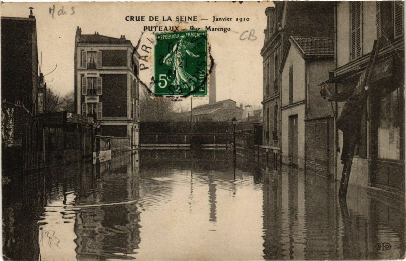 Carte postale ancienne Crue de la Seine - Janvier 1910 - Puteaux - Rue Marengo à Puteaux