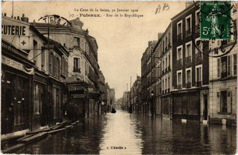 Carte postale ancienne La Crue de la Seine 10 Janvier 1910 Puteaux Rue de la République à Puteaux
