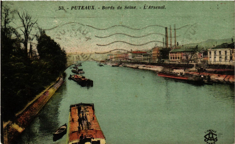 Carte postale ancienne Puteaux - Bords de Seine - L'Arsenal à Puteaux