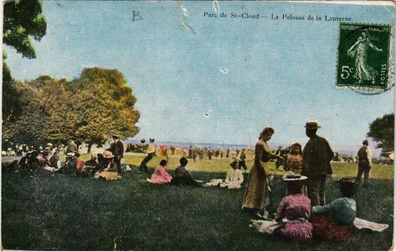 Carte postale ancienne Parc de Saint-Cloud - La Pelouse de la Lanterne à Saint-Cloud