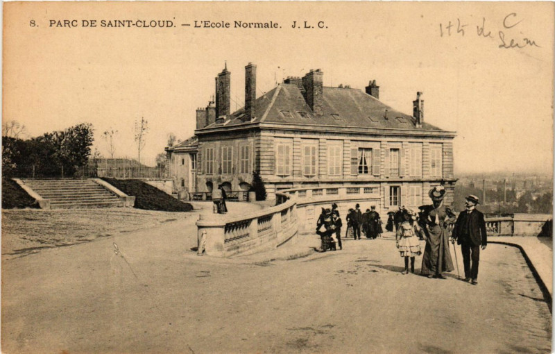 Carte postale ancienne Parc de Saint-Cloud - L'Ecole Normale à Saint-Cloud