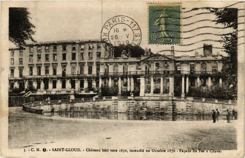 Carte postale ancienne Saint-Cloud - Chateau bati vers 1650 incendié en Octobre 1870 à Saint-Cloud