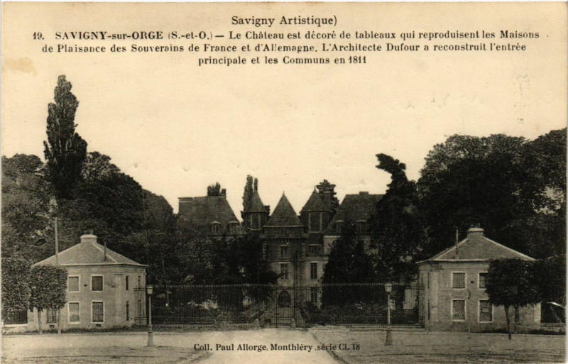 Carte postale ancienne Savigny-sur-Orge - Le Chateau est décoré de tableaux