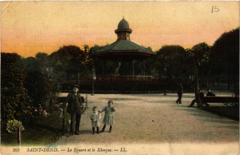 Carte postale ancienne Saint-Denis - Le Squae et le Kiosque à Saint-Denis