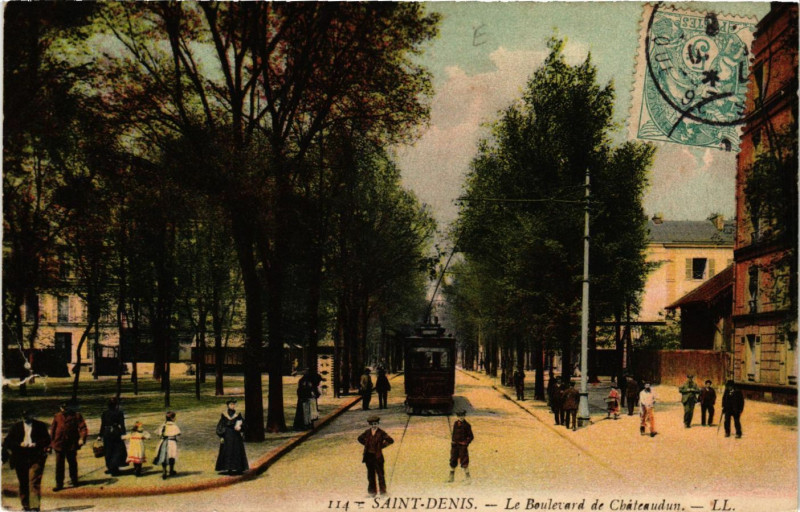 Carte postale ancienne Saint-Denis - Le Boulevard de Chateaudun à Saint-Denis