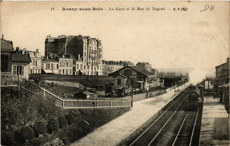 Carte postale ancienne Rosny-sous-Bois - La Gare et la Rue de Nogent à Rosny-sous-Bois