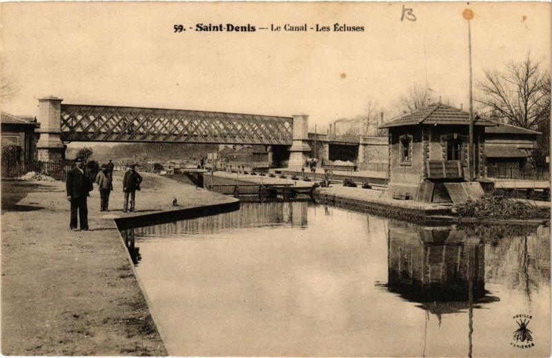 Carte postale ancienne Saint-Denis - Le Canal - Les Ecluses à Saint-Denis
