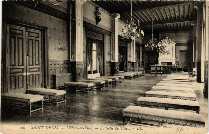 Carte postale ancienne Saint-Denis - L'Hotel-de-Ville - La Salle des Fetes à Saint-Denis