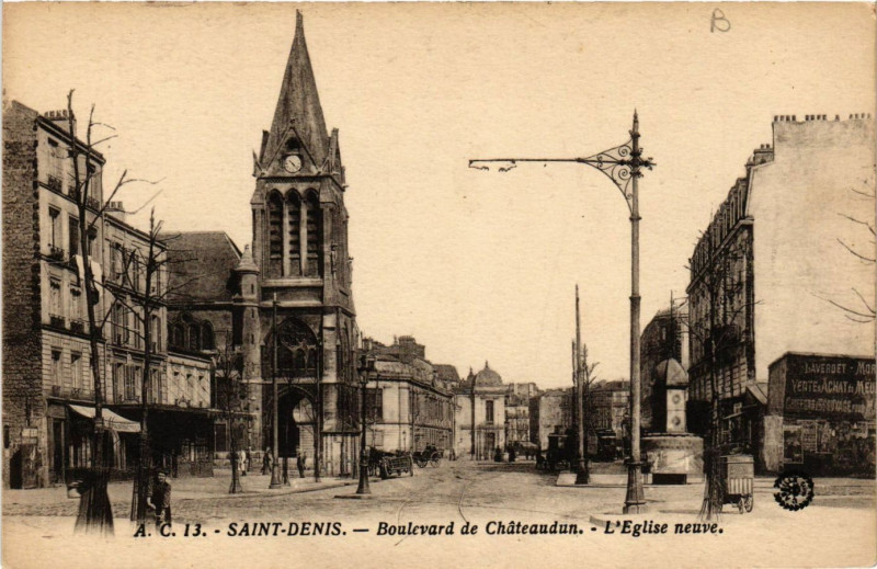 Carte postale ancienne Saint-Denis - Boulevard de Chateaudun - L'Eglise neuvre à Saint-Denis