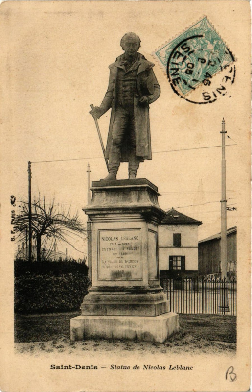 Carte postale ancienne Saint-Denis - Statue de Nicolas Leblanc à Saint-Denis