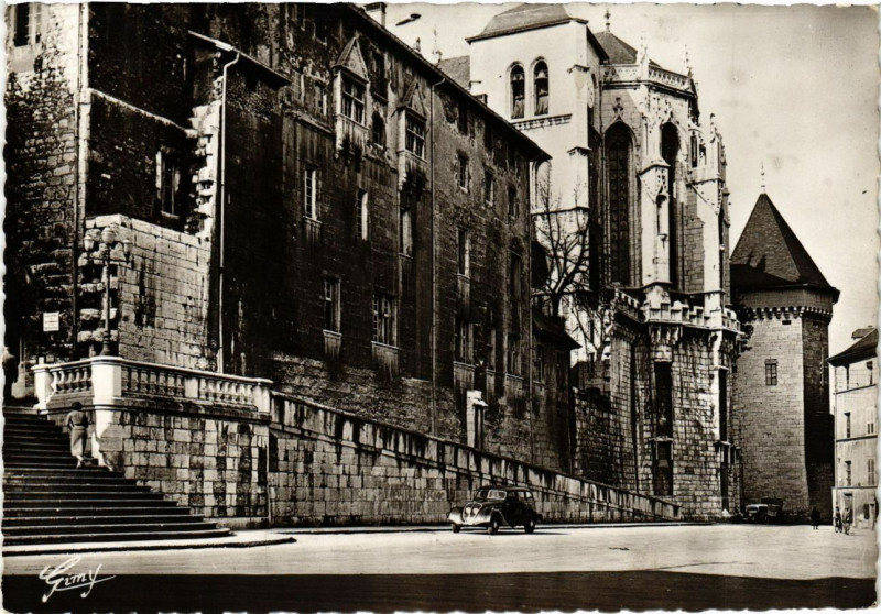 Carte postale ancienne Chambery - Chateau des Ducs de Savoie. Tour de la Trésorerie à Chambéry