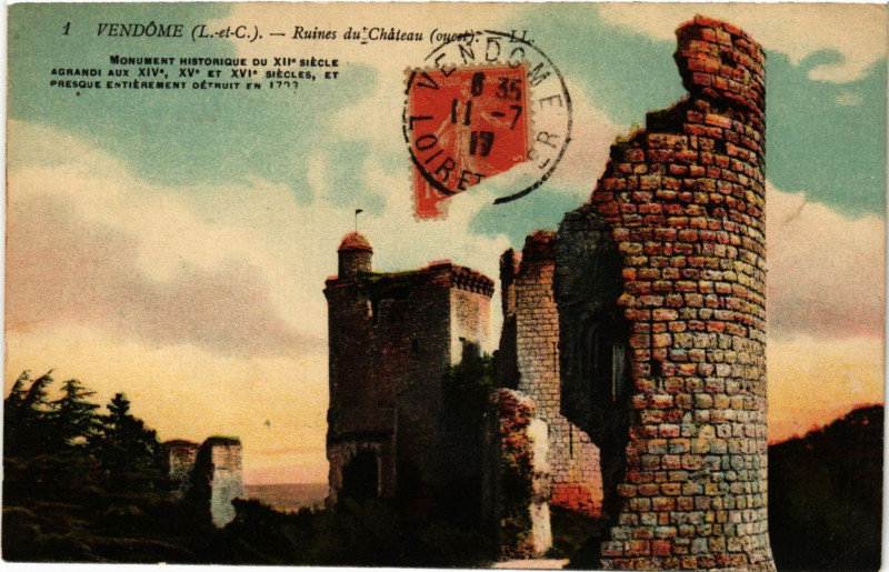 Carte postale ancienne Vendome Ruines du Chateau