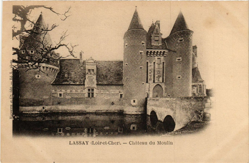Carte postale ancienne Lassay - Chateau du Moulin