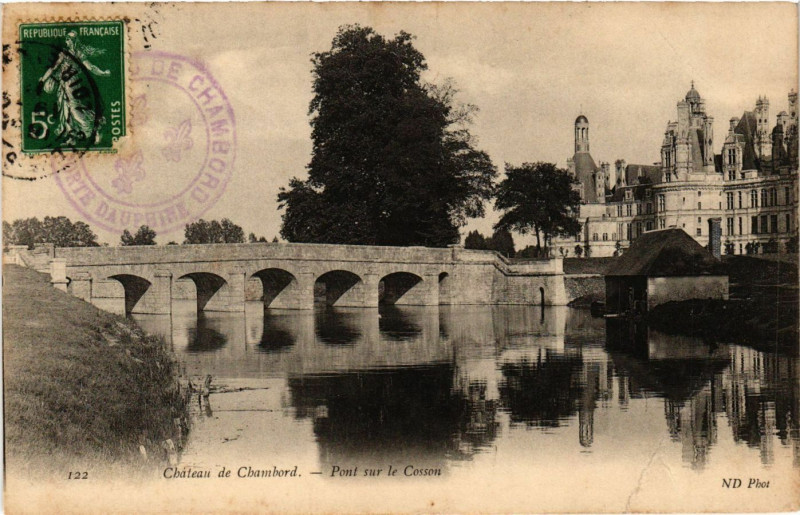 Carte postale ancienne Chateau de Chumbord - Pont sur le Cosson