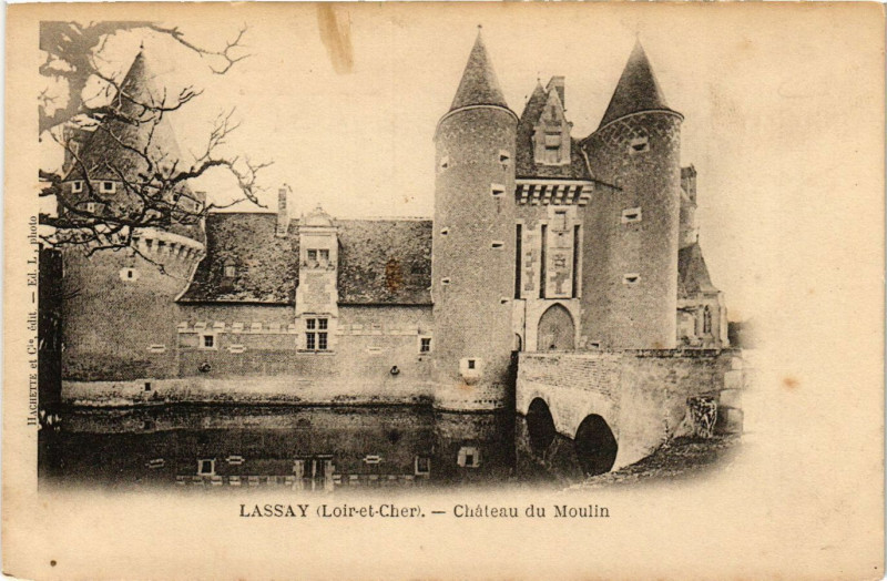 Carte postale ancienne Lassay - Chateau du Moulin
