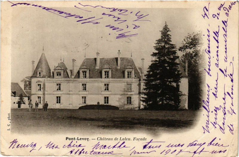 Carte postale ancienne Pont-Levoy - Chateau de Laleu Facade