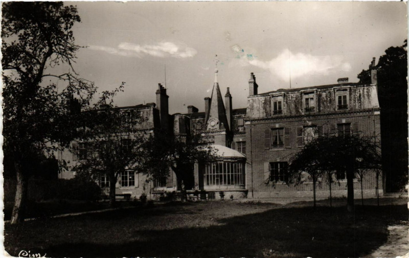 Carte postale ancienne Saint-Viatre - Chateau de l'Arsendrie à Saint-Viâtre