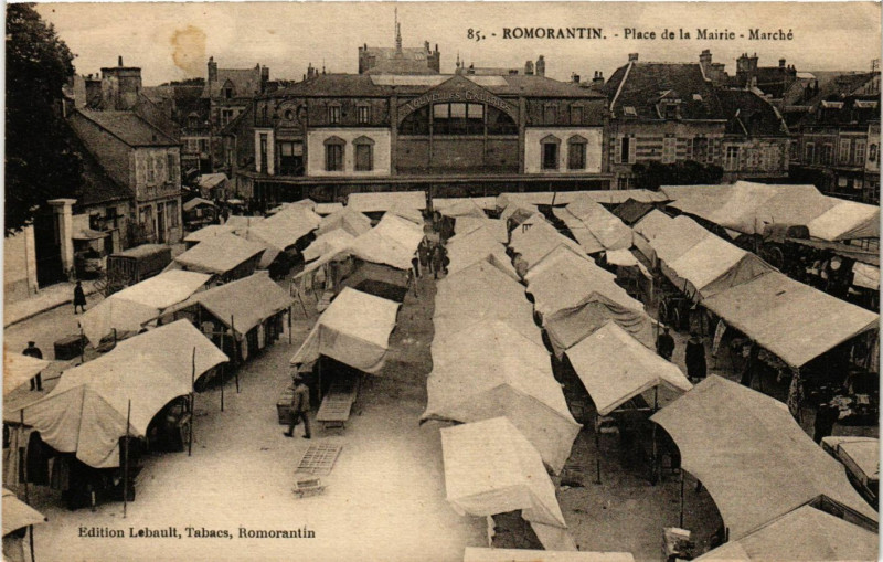Carte postale ancienne Romorantin - Place de la Mairie - Marche