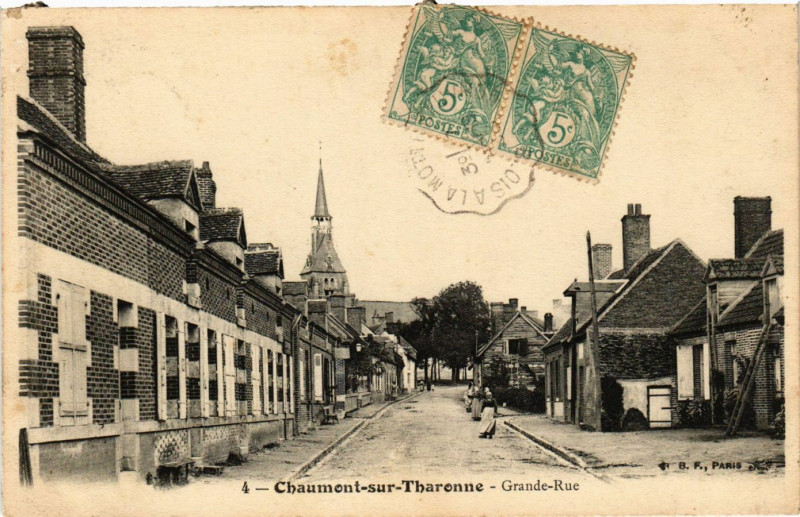 Carte postale ancienne Chaumont-sur-Tharonne - Grande-Rue à Chaumont-sur-Tharonne