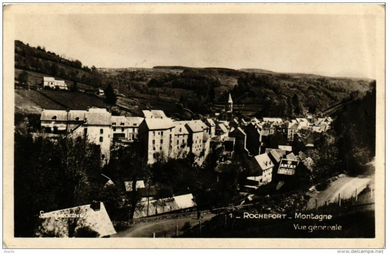 Carte postale ancienne Rochefort Montagne Vue generale à Rochefort-Montagne