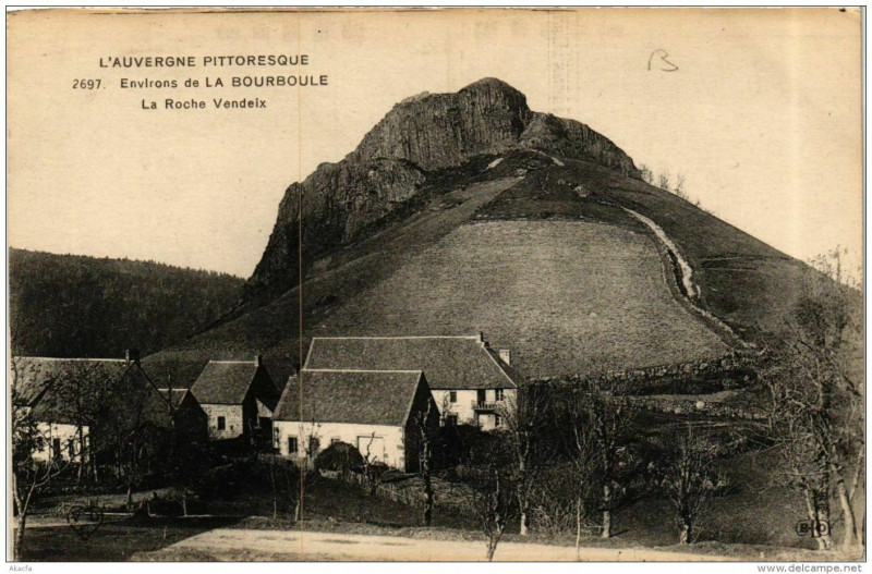 Carte postale ancienne Env. de La Bourboule La Roche Vendeix à La Bourboule