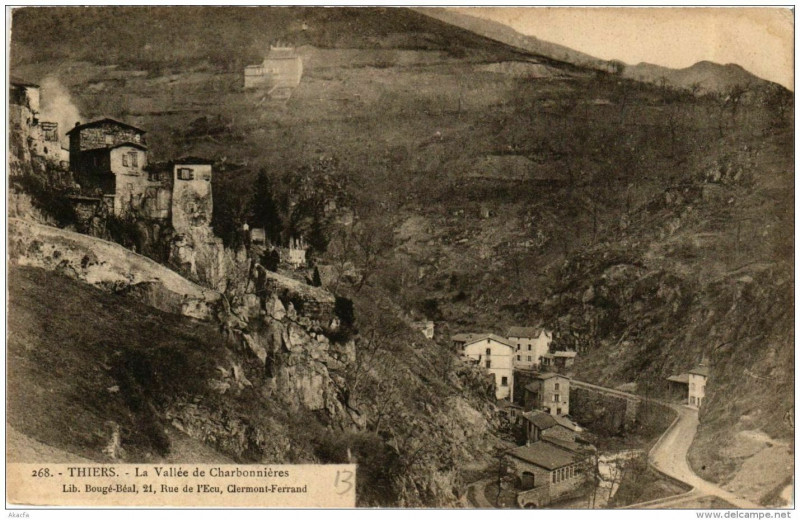 Carte postale ancienne Thiers La Vallée de Charbonnieres à Thiers