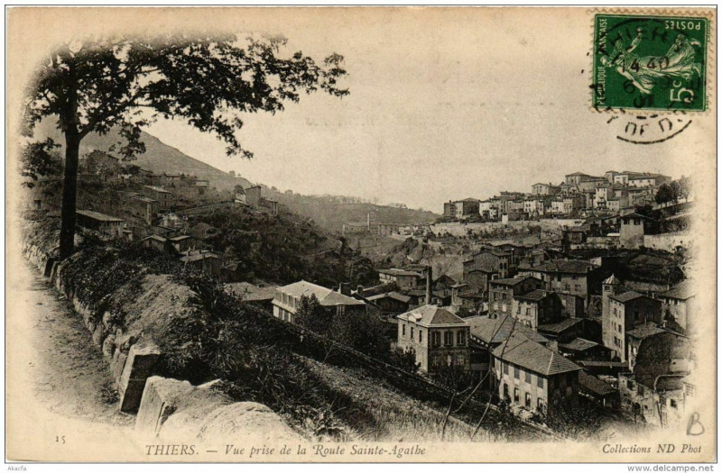 Carte postale ancienne Thiers Vue prise de la Route Sainte-Agathe à Ris