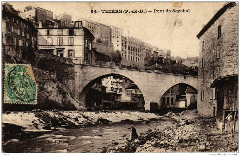 Carte postale ancienne Thiers Pont de Seychal à Thiers