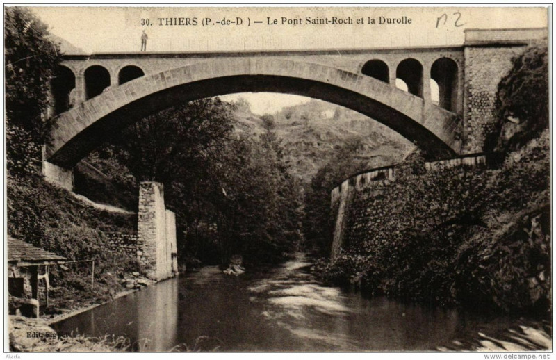 Carte postale ancienne Thiers Le Pont Saint-Roch et la Durolle à Thiers