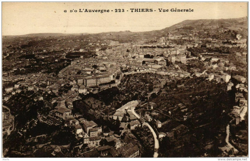 Carte postale ancienne Thiers Vue Generale à Thiers